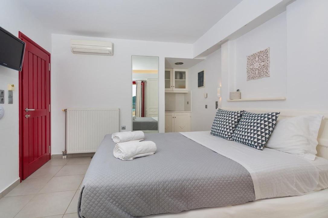 Katerina Mare Aparthotel Náousa Buitenkant foto